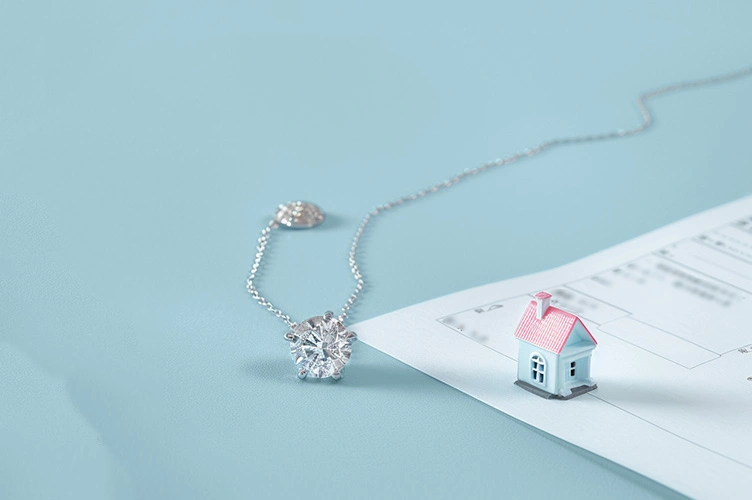 Specialty Jewelry Insurance vs. Your Homeowners Policy