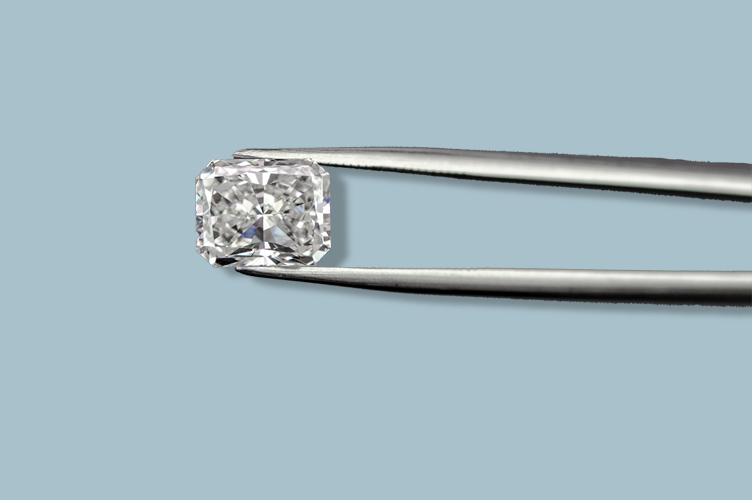 What types of diamond cuts are best for my engagement ring?