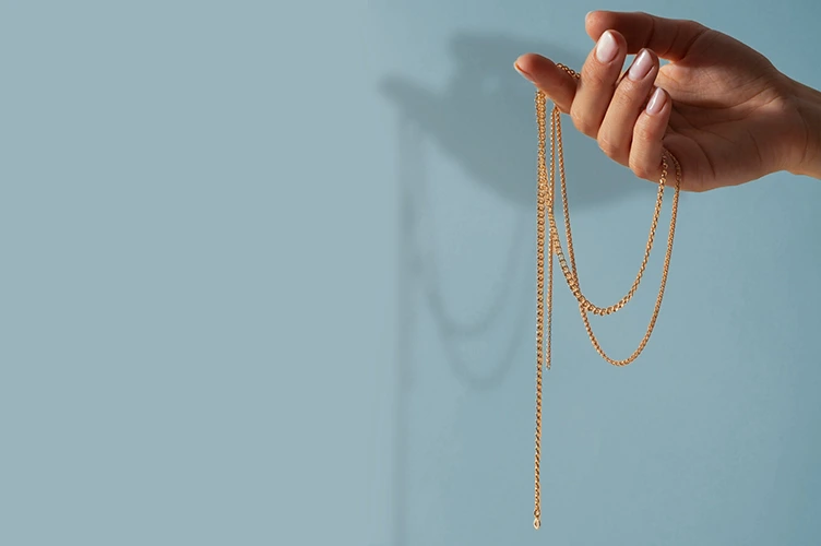 How To Stop Necklaces From Tangling When Layering
