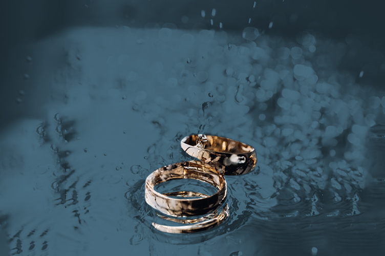 Can You Shower With Gold Jewelry?