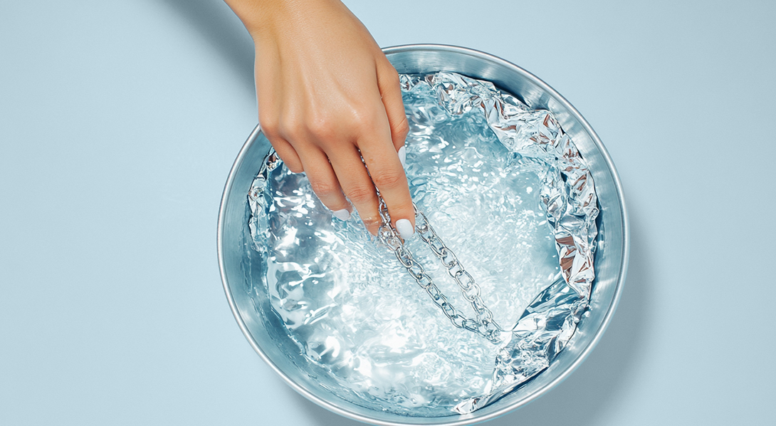 How to Clean a Necklace?