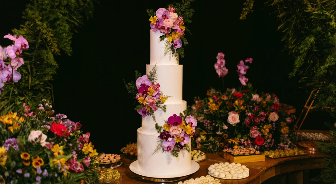 four=story-cake