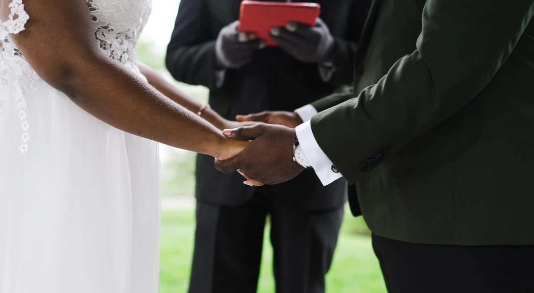 Choose a Wedding Officiant and Avoid Ceremony-Day Surprises